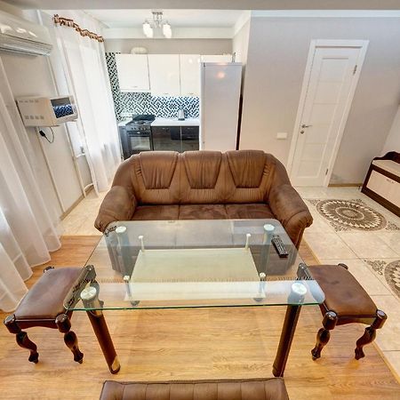 Excellent Apartment Druzhby Narodov Boulevard 3A. Lybedskaya Metro Station Κίεβο Εξωτερικό φωτογραφία